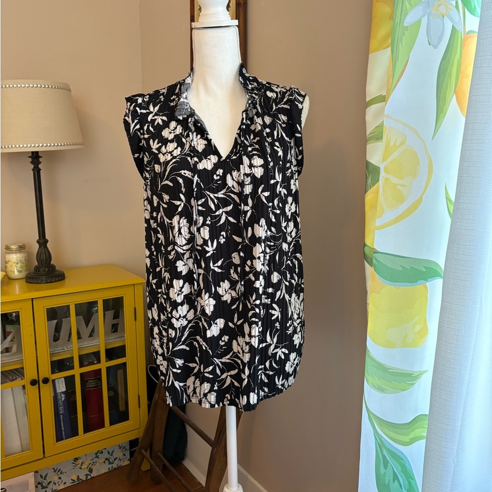 Adrianna Papell Black and White Floral Blouse
